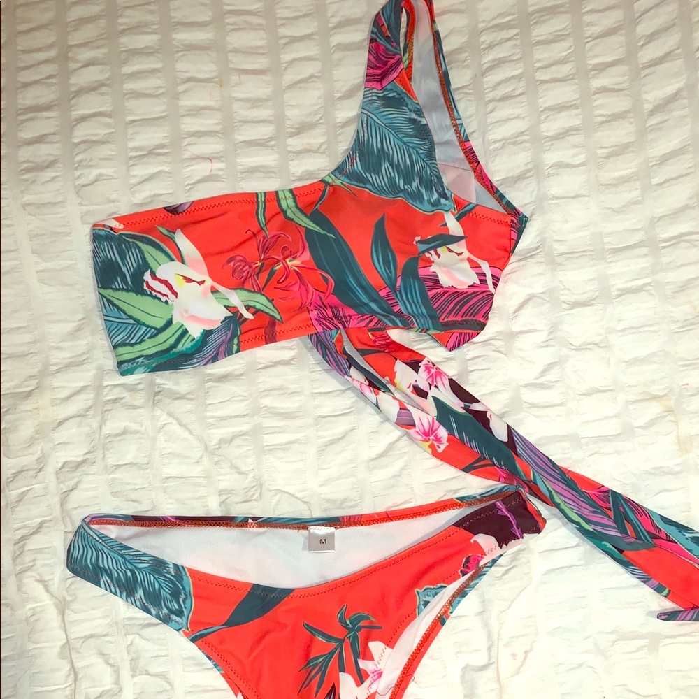 TROPIC PRINT ONE SHOULDER BIKINI